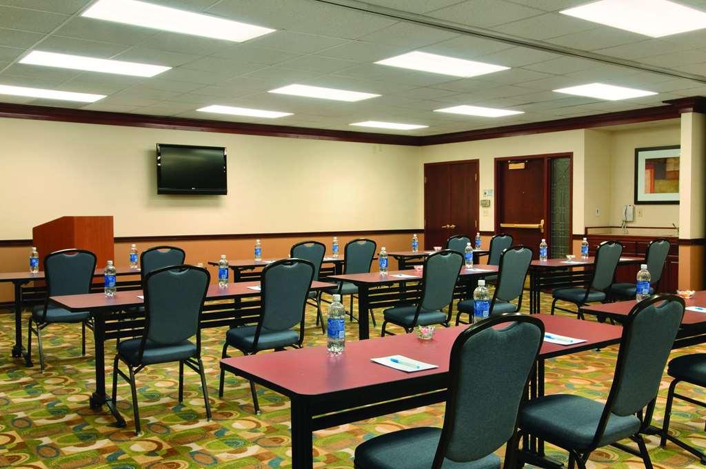Hyatt House Boston Hotel 3*